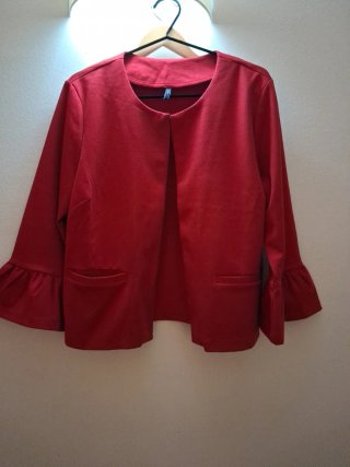 Chaqueta Roja con Volantes