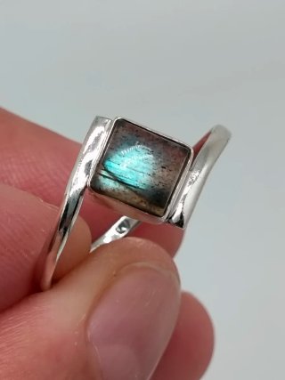 Anillo de Plata de Ley 925 y Labradorita