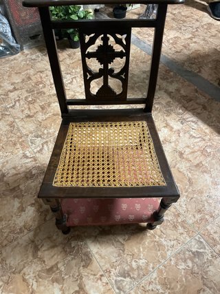 Reclinatorio antiguo de madera