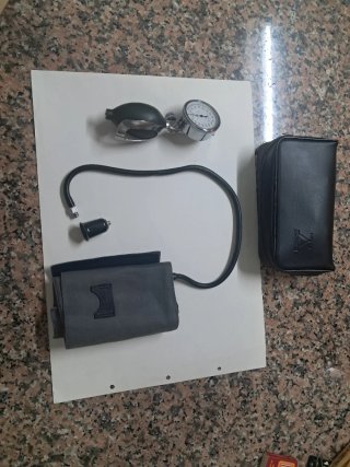 Tensiómetro Manual con Estuche