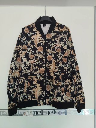 Chaqueta Estampada Negra y Dorada