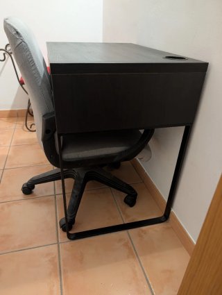 Escritorio IKEA Micke y Silla Giratoria