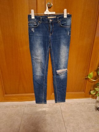 Vaqueros Azules con Desgastes