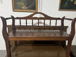 Banco de Madera Clásico