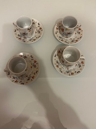Set de 4 tazas de café con platos
