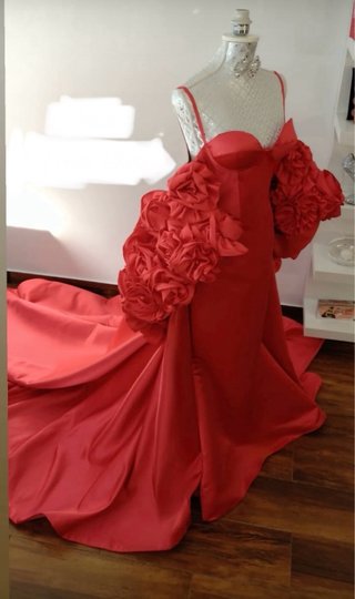 Vestido de fiesta rojo hecho a medida