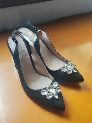 Sandalias Negras de Ante con tacón