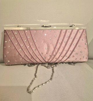 Bolso de fiesta rosa con pedrería