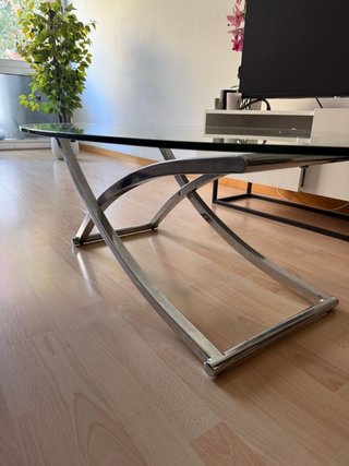 Mesa de centro de cristal y metal