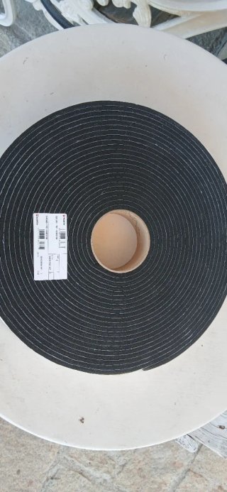 Rollo de Cinta de Espuma Negra adhesiva