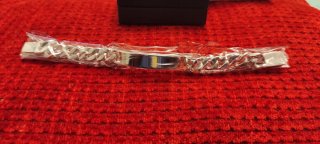 Pulsera esclava chapada en plata de ley con marca