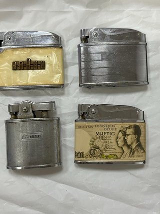 Set di 4 accendini vintage PENGUIN e HILTON