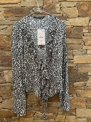 Blusa Zara Estampado Animal Talla M