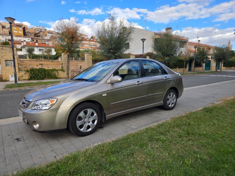 KIA Cerato 2004