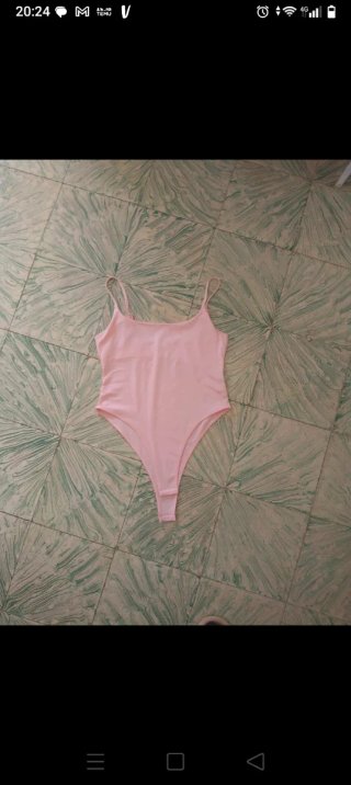 Body rosa de tirantes