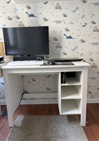 Mesa de escritorio blanca