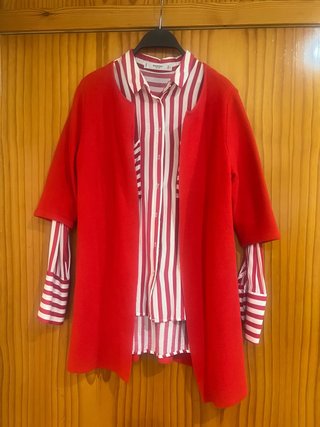 Cardigan Sfera y Camisa Rayas Mango