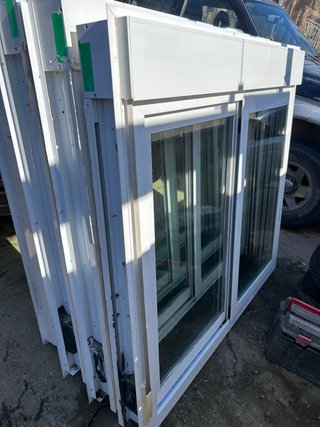 Ventana de Aluminio con Persiana