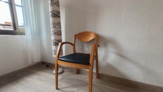 Silla de Madera Laurel con Reposabrazos