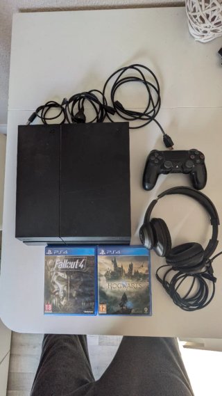 PS4 500GB con mando, auriculares y juegos