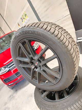 • Llantas 18" + Hankook Mercedes Vito, Clase V