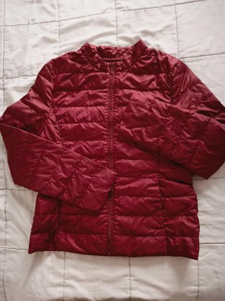 Chaqueta acolchada roja de mujer