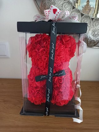 Oso de Flores Rojas en Caja