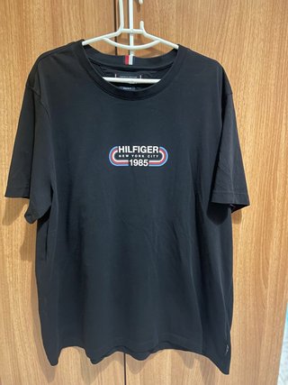Camiseta Tommy Hilfiger Negra 1985 (Original)