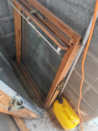 Ventana Velux de madera