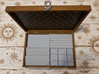 Caja organizadora de madera Louis Vuitton