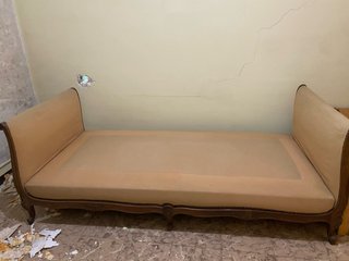 Sofá Antiguo de Madera Tallada vintage