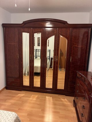 Armario de Dormitorio Clásico de Madera