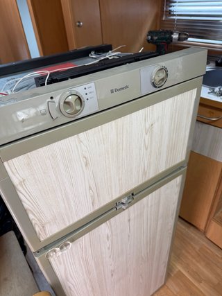 Frigorífico Trivalente Dometic para Caravana