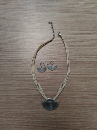 Conjunto Collar y Pendientes Boho