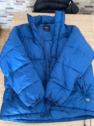 Anorak acolchada azul Zara