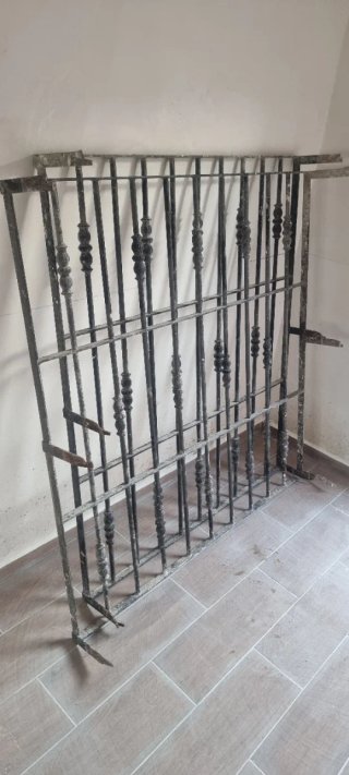 2 Rejas de Hierro Forjado