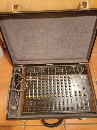 Mesa de Mezclas Ross Systems 12X2