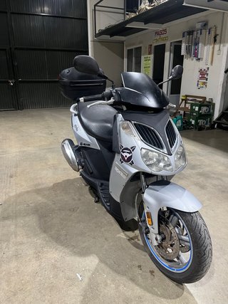 Aprilia Sport City 250