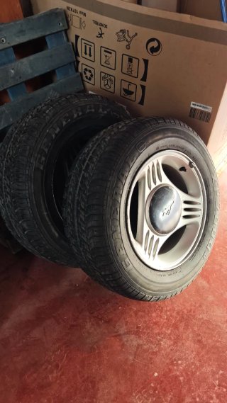 Llantas Ford Mustang 15" originales (5x114.3) -