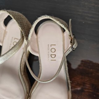 Sandalias Plataforma Lodi Doradas Talla 36