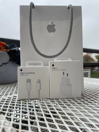 Caricatore iPhone Apple nuovo completo