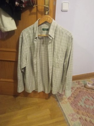 Camisa de cuadros gris