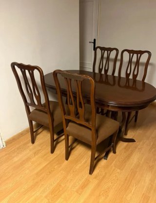 Regalo Gratis Mesa de comedor con 4 sillas de made
