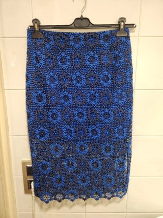Falda Sandro Paris azul y negra