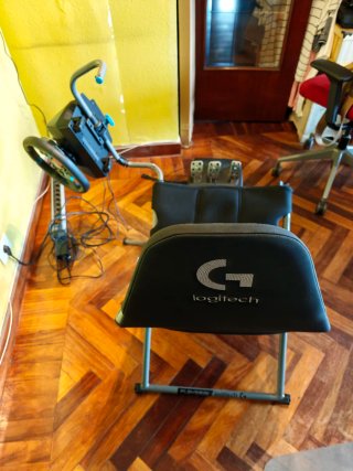 Volante G29 y Playseat Logitech