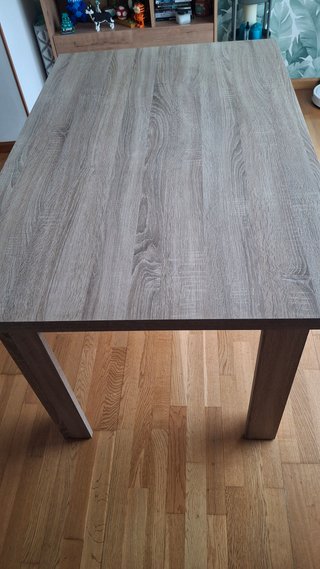 Mesa de Comedor de Madera