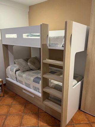 Litera de Madera Blanca y Roble