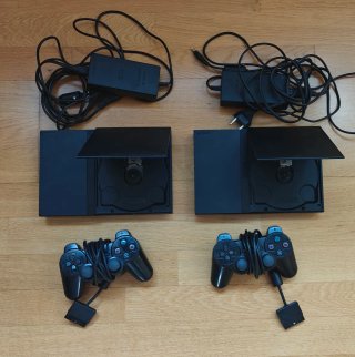 2 Consolas PlayStation 2 Slim (PS2) con mandos