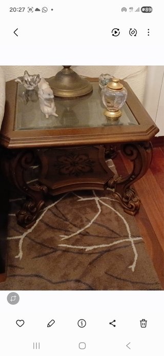 Mesa de centro de madera y cristal.Solo recogida