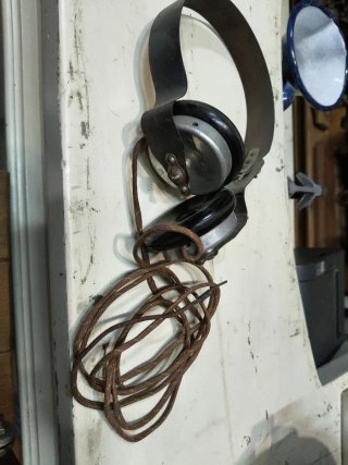 Auriculares antiguos de época segunda guerra mundi